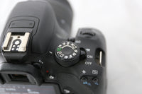 Canon EOS Rebel T5i EF-S 18-55 IS STM Camera Kit w Case - EXCELLENT