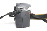 Nikon D3000 10.2MP DSLR Camera w Battery & Charger EXCELLENT